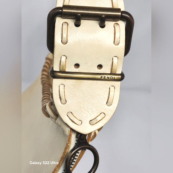 Fendi Runway Oyster Shaped Leather & Metal Shoulder Bag - Picture 11 of 16